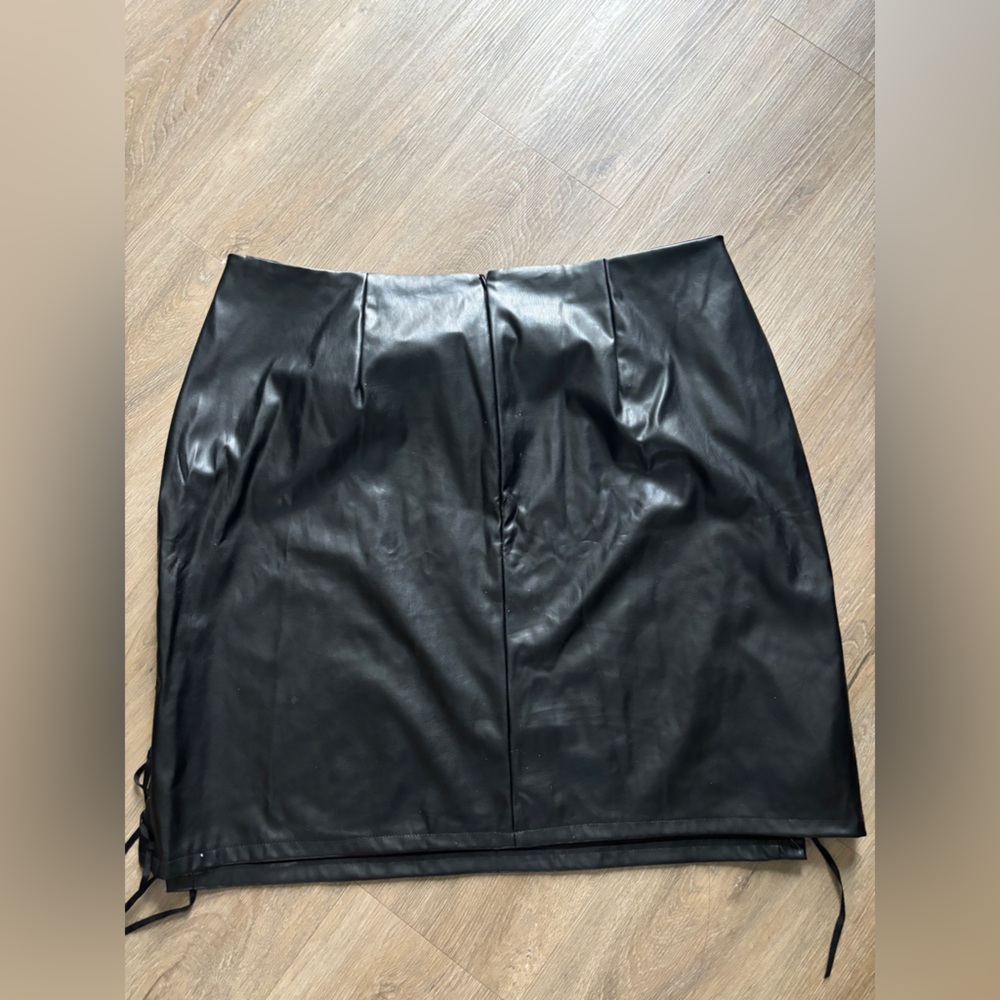 Oppa skirt - Picture 2 of 3